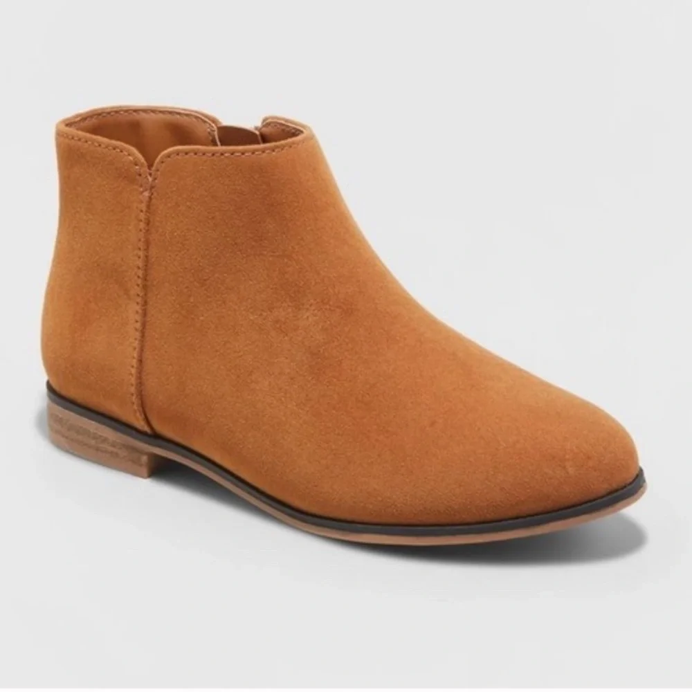 Lot of size 2 girl’s suede booties